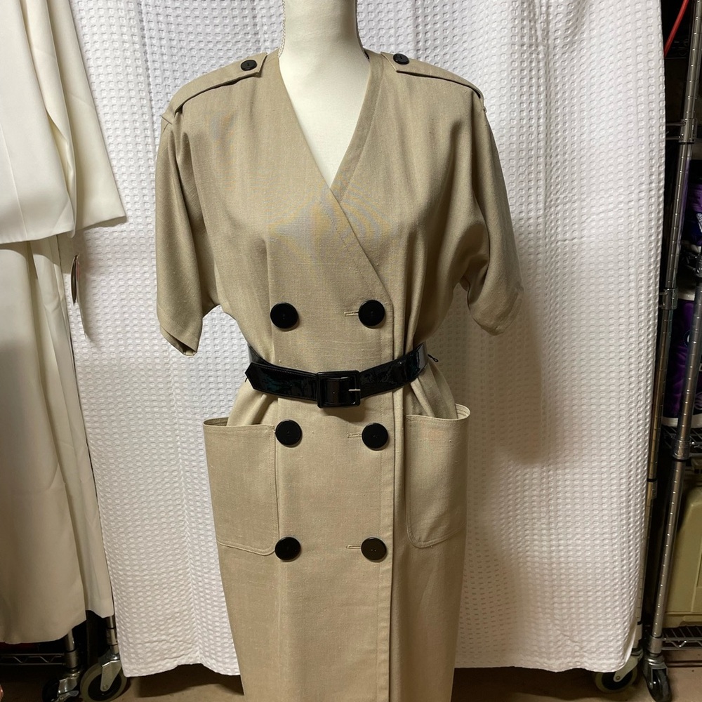 Vintage Leslie Fay 80-90’s light beige cotton linen sheath belted dress. Size 14